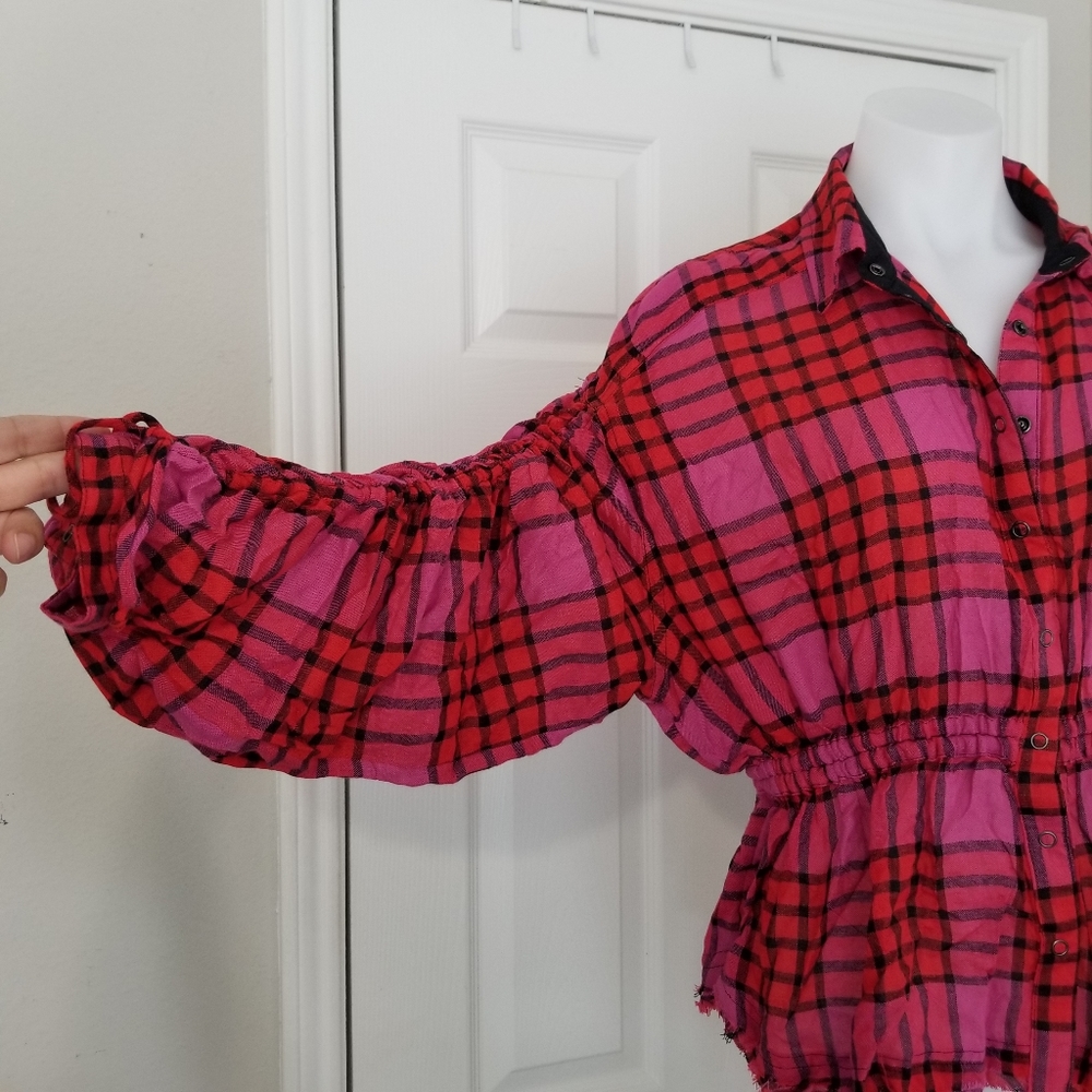 Free People Red & Pink Plaid Shirt XS NWT Adjustable Cinch Waist Arms Frayed Hem - Picture 3 of 15